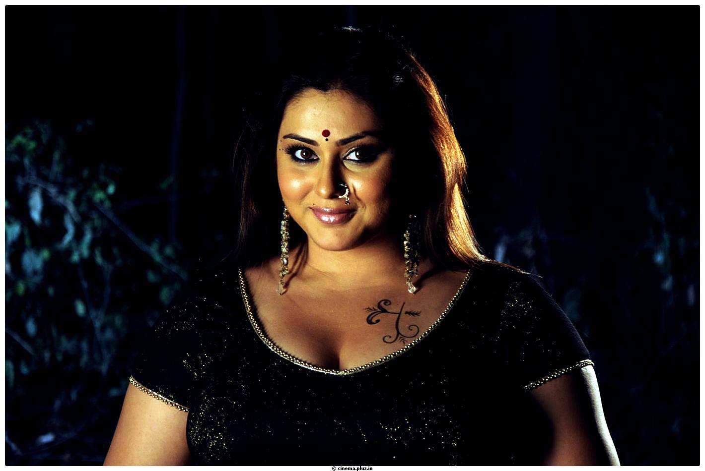 Namitha - Bhaja Bhajantrilu Movie Hot Photos | Picture 465478