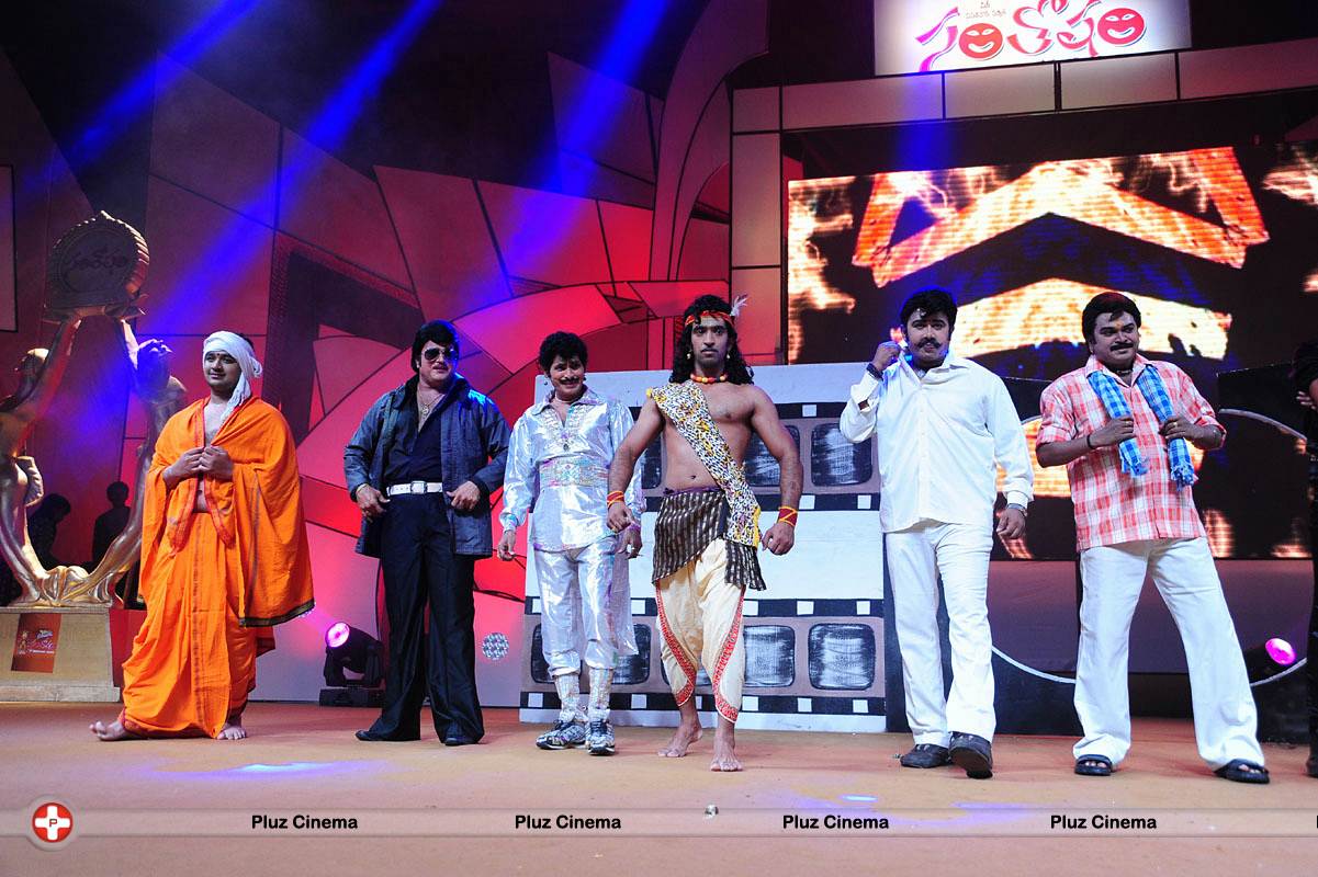 Dance & Pefarmence At Santosham 11th Aniversary Awards Photos | Picture 559859