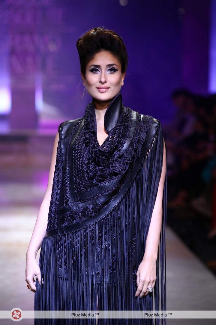 Kareena Kapoor - Final day of Lakme Fashion Week winter festive 2012 - Photos | Picture 246404