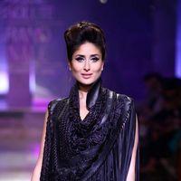 Kareena Kapoor - Final day of Lakme Fashion Week winter festive 2012 - Photos | Picture 246397