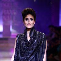 Kareena Kapoor - Final day of Lakme Fashion Week winter festive 2012 - Photos