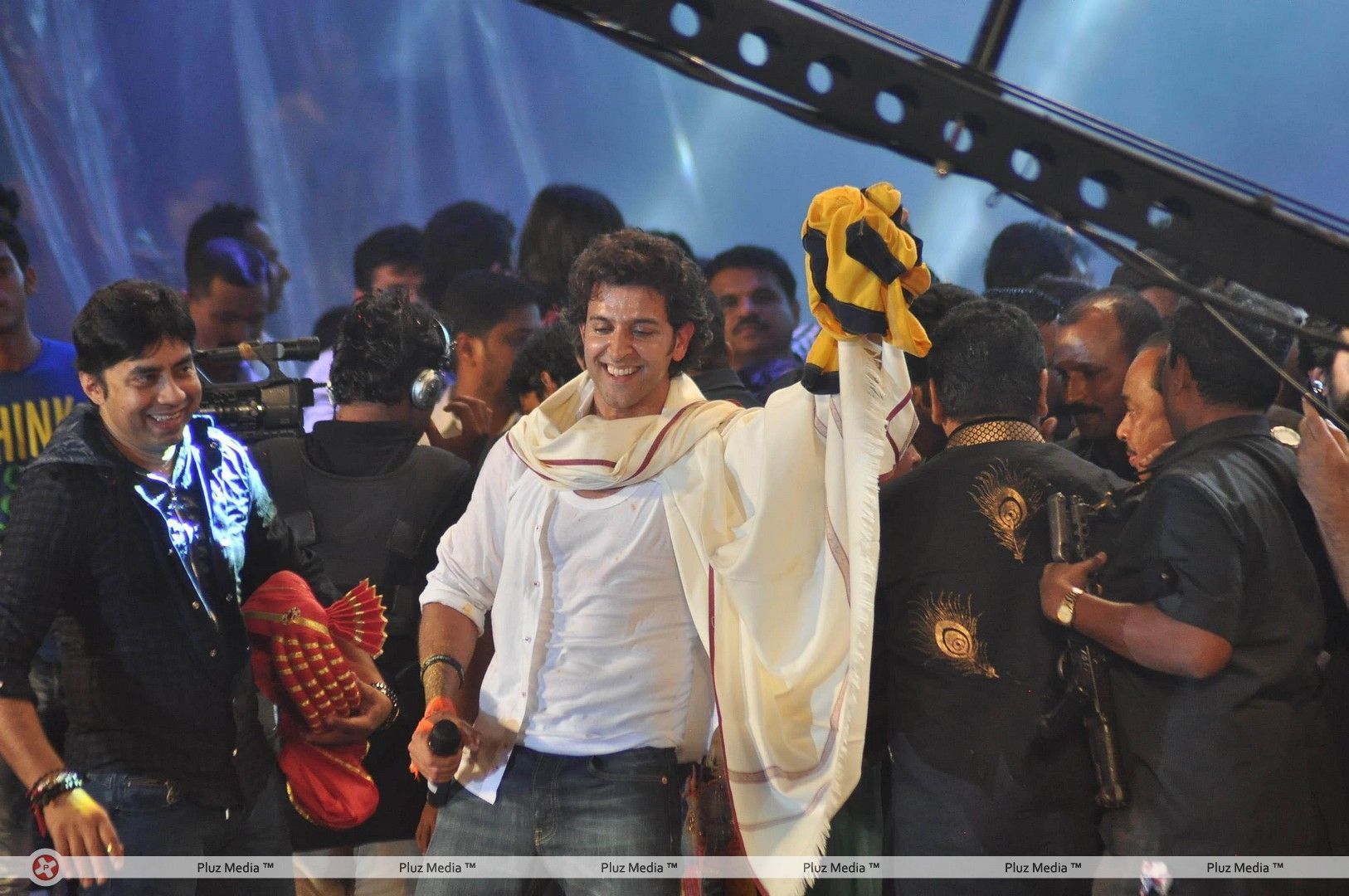 Hrithik Roshan - Bollywood Celebs at Dahi Handi event - Photos | Picture 248515