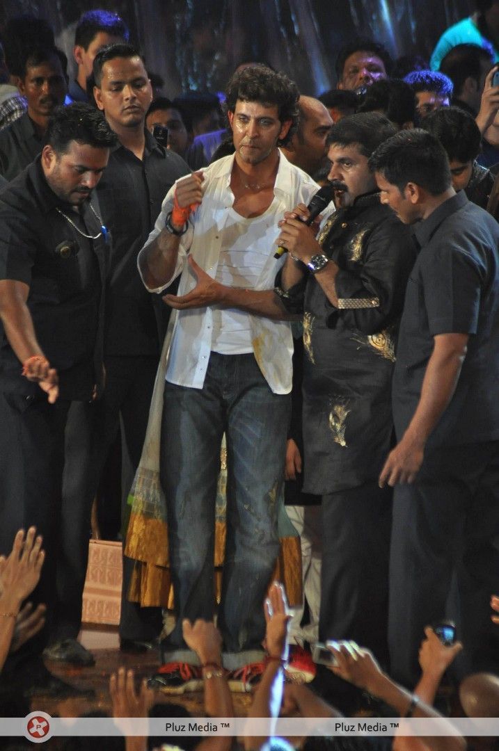 Hrithik Roshan - Bollywood Celebs at Dahi Handi event - Photos | Picture 248519