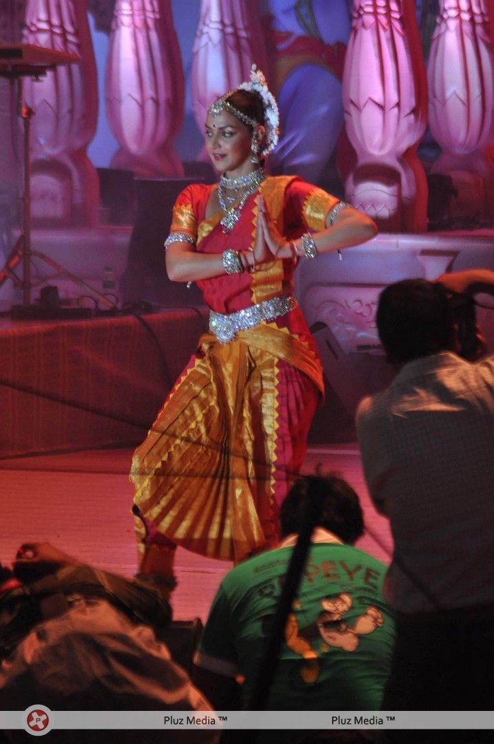 Esha Deol - Bollywood Celebs at Dahi Handi event - Photos | Picture 248542