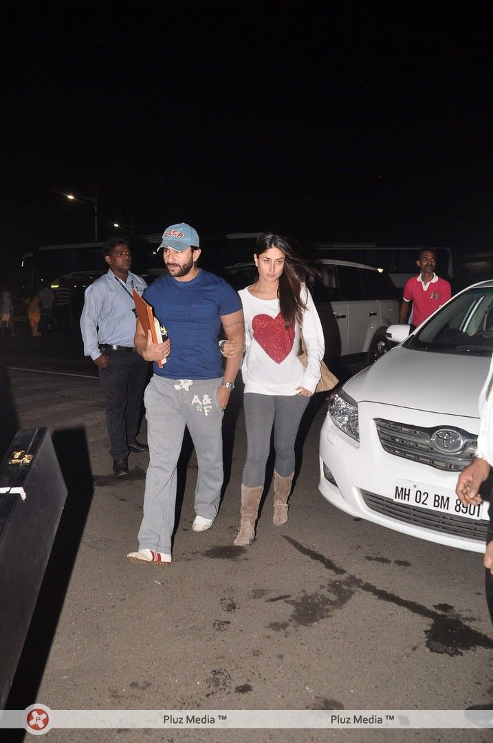 Saif Ali Khan and Kareena Kapoor snapped at the airport - Stills | Picture 249347