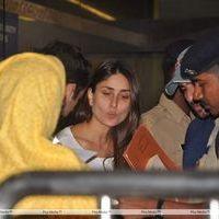 Saif Ali Khan and Kareena Kapoor snapped at the airport - Stills