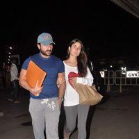 Saif Ali Khan and Kareena Kapoor snapped at the airport - Stills | Picture 249348