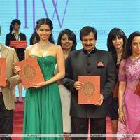 Sonam Kapoor and Hema Malini at IIJW Inauguration - Photos | Picture 255954