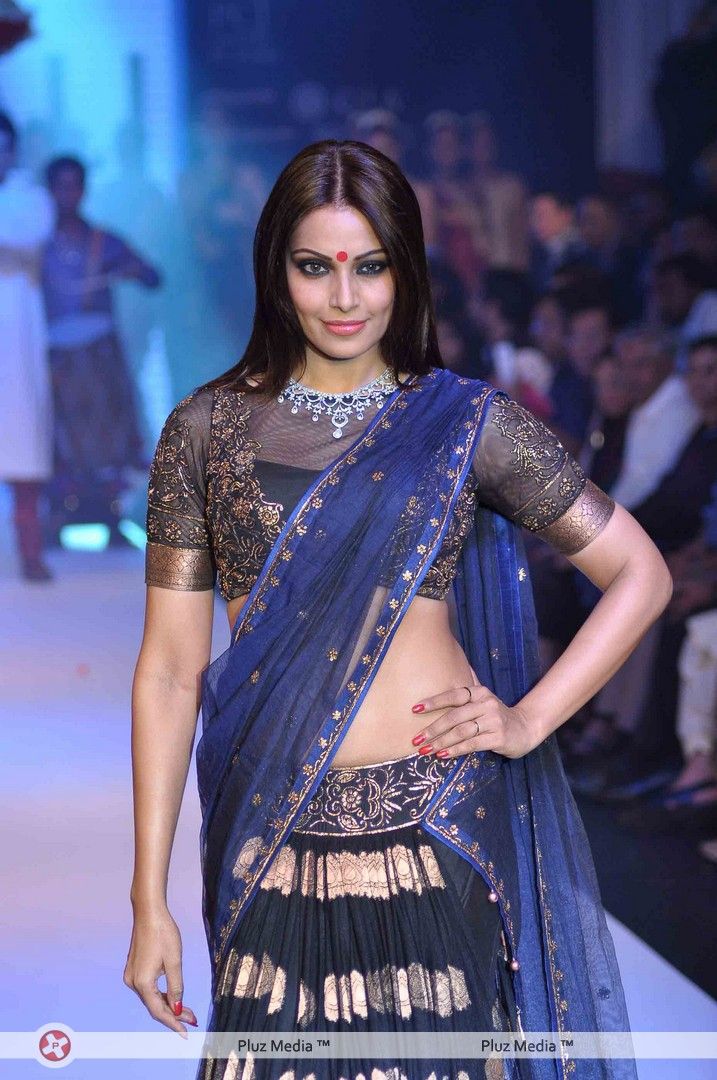Bipasha Basu - Actress and Models walk the ramp at IIJW 2012 - Photos | Picture 258818