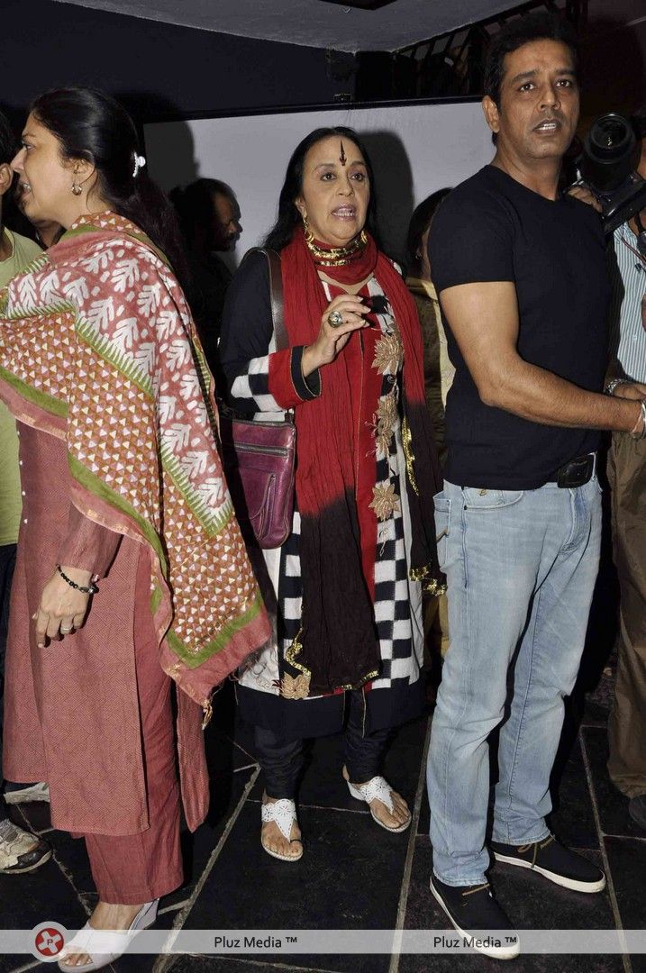 Bollywood Celebs at A.K. Hangal`s Funeral - Stills | Picture 262113