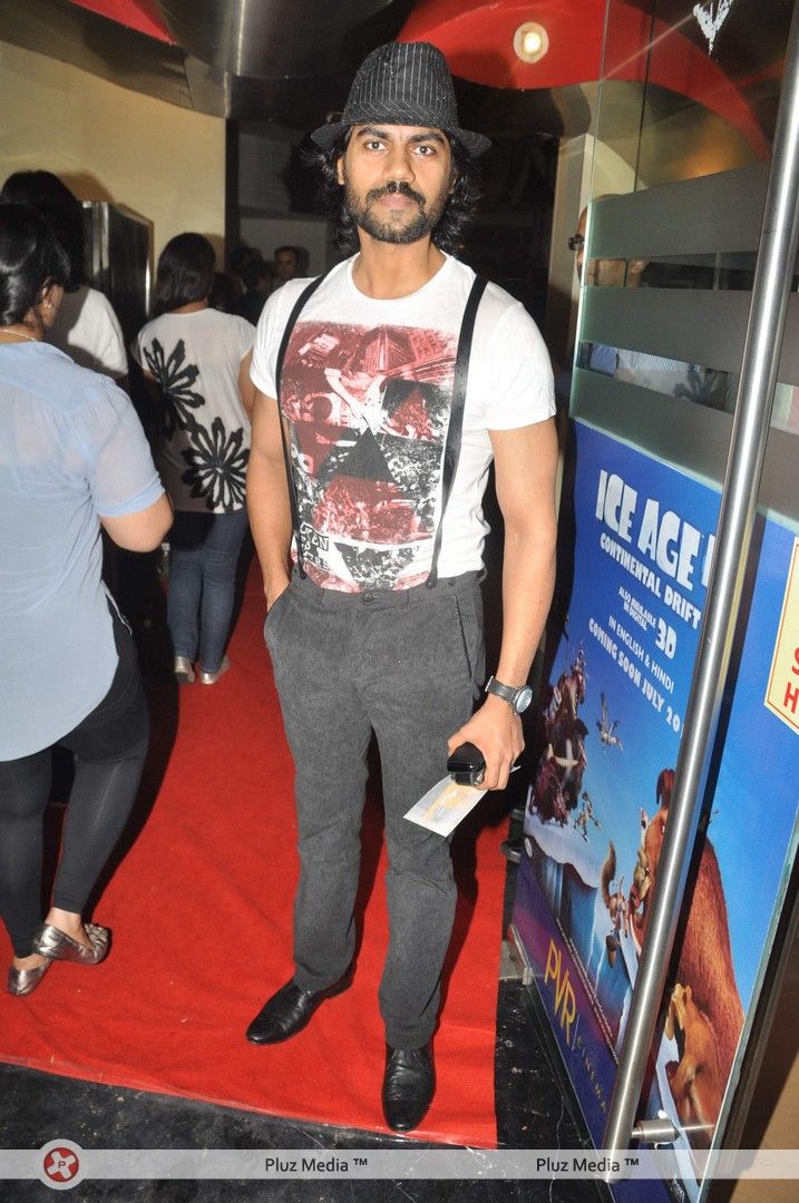 Bollywood celebrities at the premiere of The Dark Knight Rises - Photos | Picture 232320