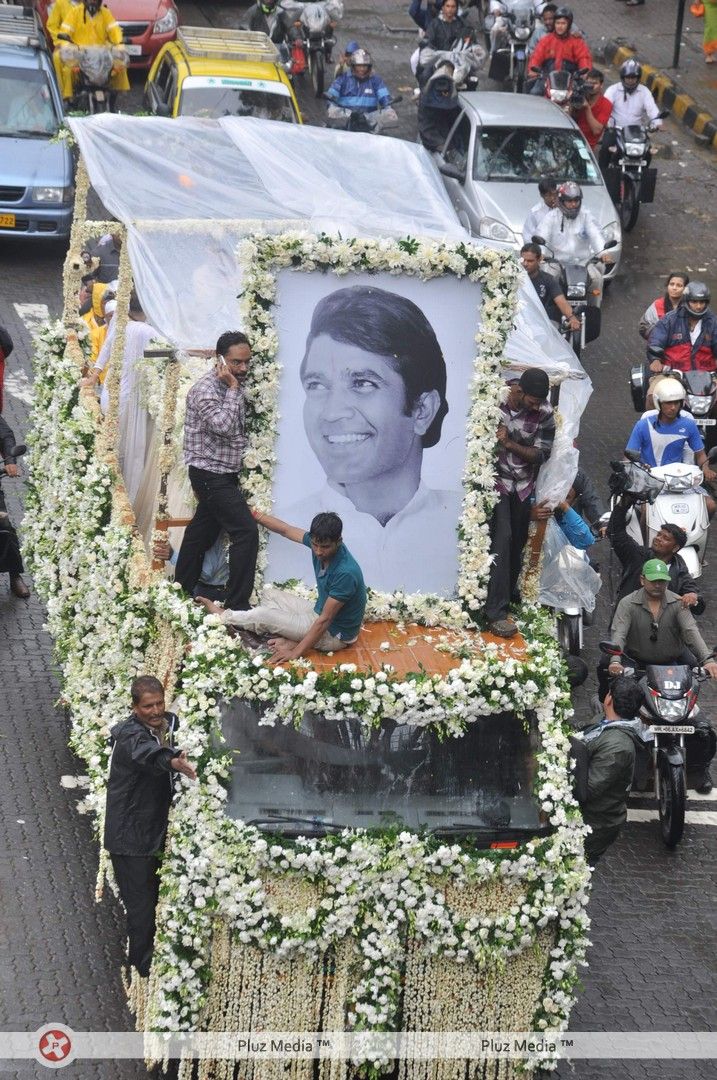 Funeral of actor Rajesh Khanna - Stills | Picture 232657