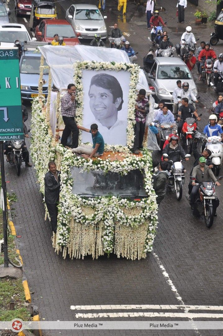 Funeral of actor Rajesh Khanna - Stills | Picture 232660