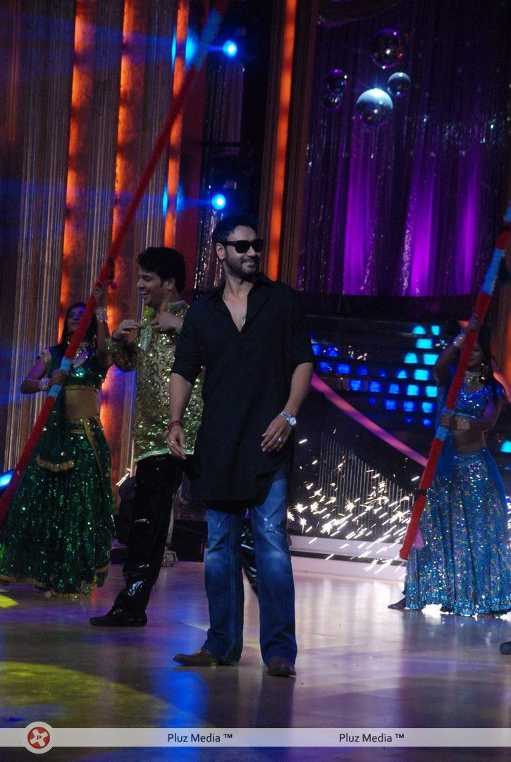 Bollywood Stars on the sets of Jhalak Dikhla jaa at Filmistan Studios - Photos | Picture 214400