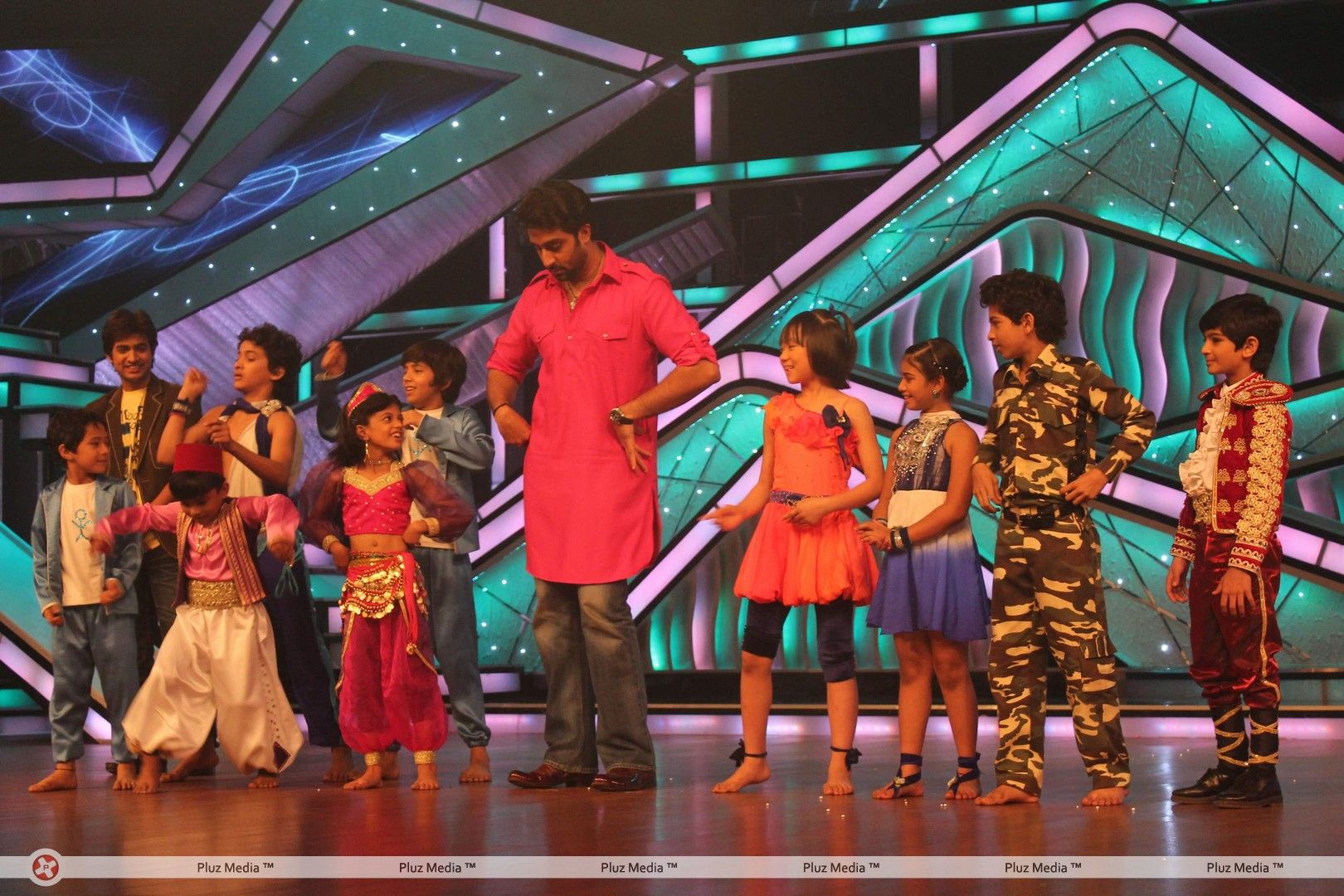 Bol Bachchan promotions on Zee Lil champs - Stills | Picture 217546