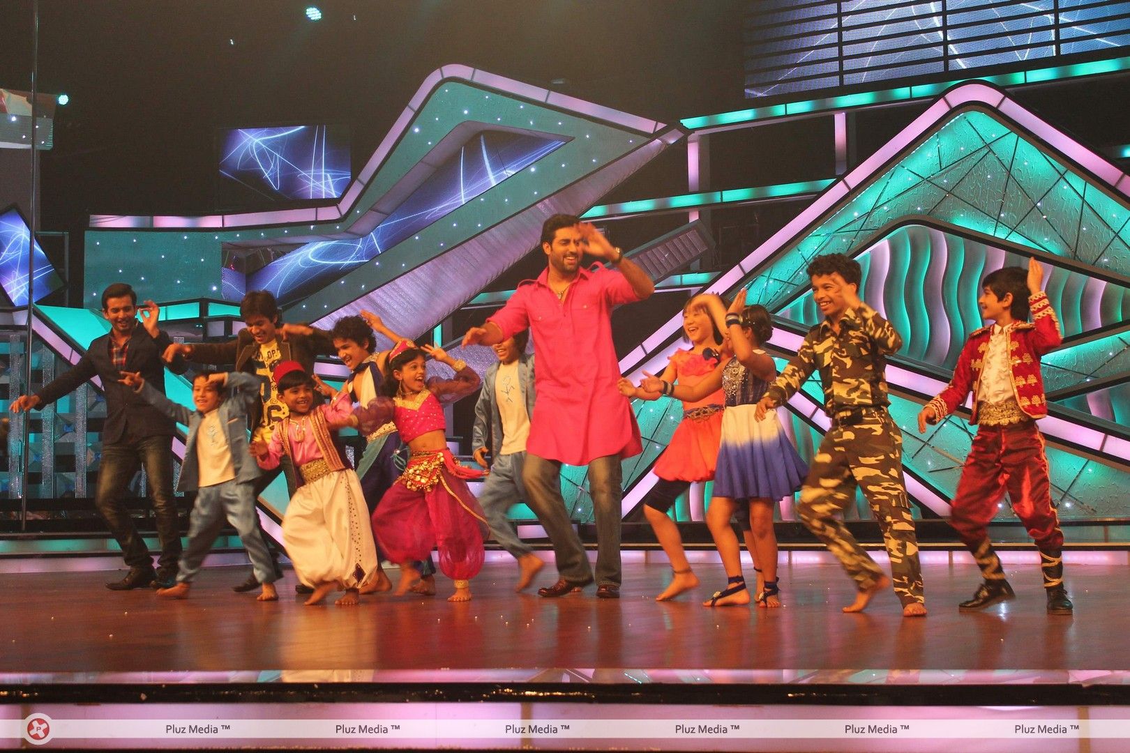 Bol Bachchan promotions on Zee Lil champs - Stills | Picture 217550