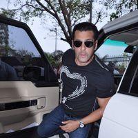 Salman Khan - Celebrities Pay tribute to Vilasrao Deshmukh - Photos