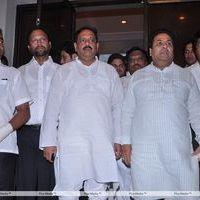 Celebrities Pay tribute to Vilasrao Deshmukh - Photos | Picture 264579