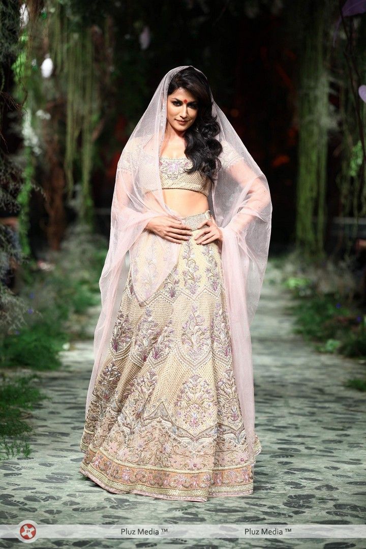 Chitrangada Singh - Chitrangada Singh and Models walk the ramp at India Bridal Week Day 1 - Photos | Picture 275036