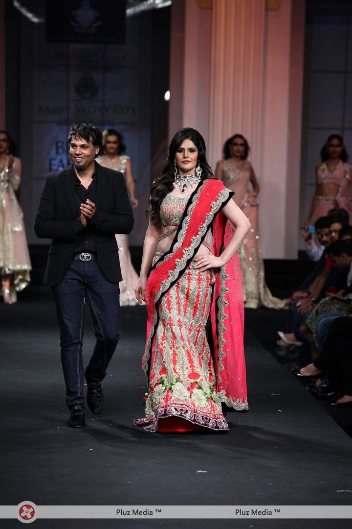 Zareen Khan - India Bridal Fashion Week Day 5 - Stills | Picture 278165
