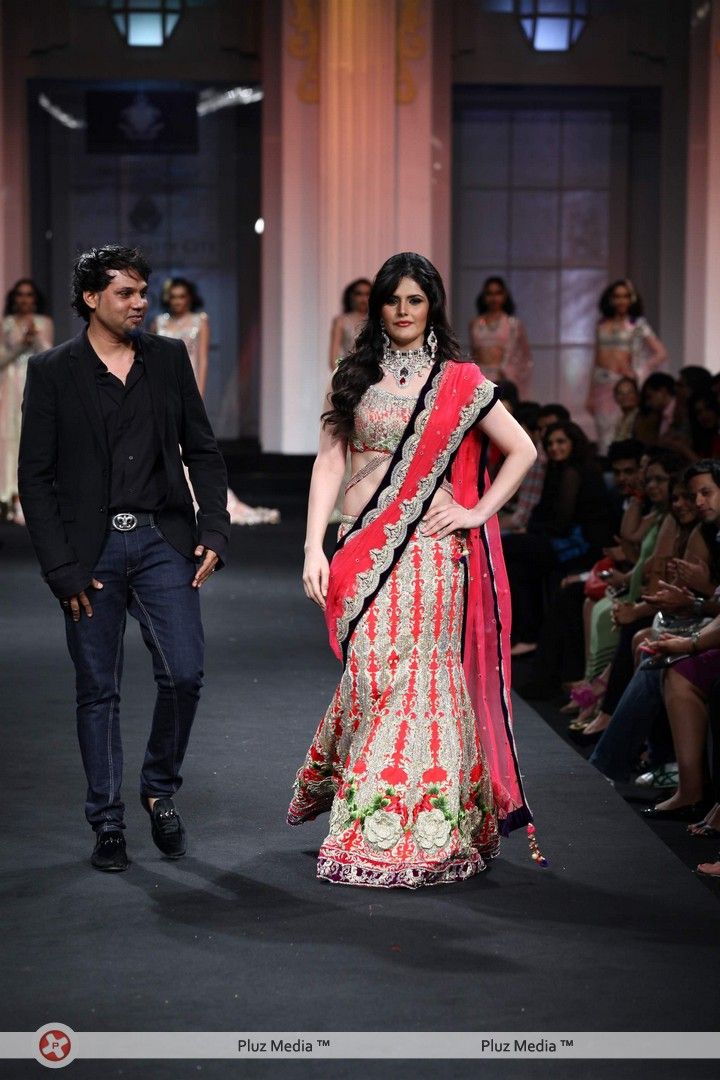 Zareen Khan - India Bridal Fashion Week Day 5 - Stills | Picture 278180