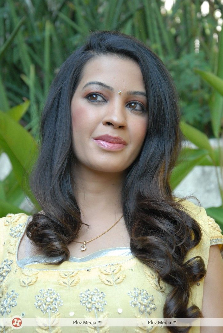 Deeksha Panth At Thondi Movie Opening Pictures | Picture 396829