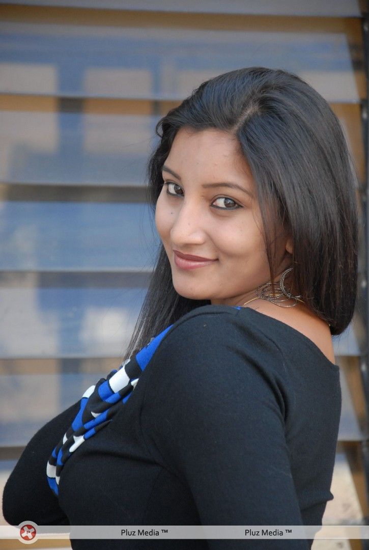 Actress Vinisha Latest Photos | Picture 397421
